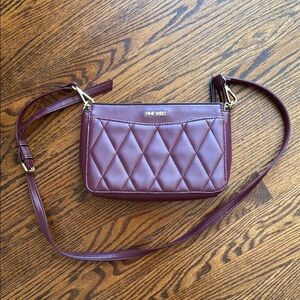 B3 Nine West Women’s Maroon Diamond Quilted Pattern Crossbody Bag